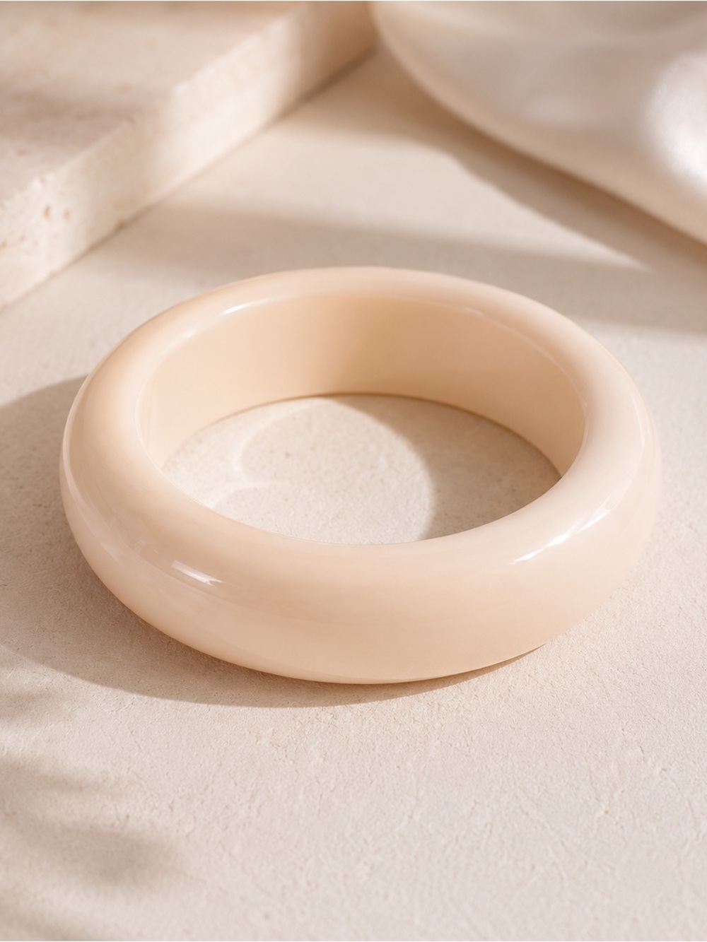 Elegant Ivory Acrylic Bangle Bracelet | SMJ003
